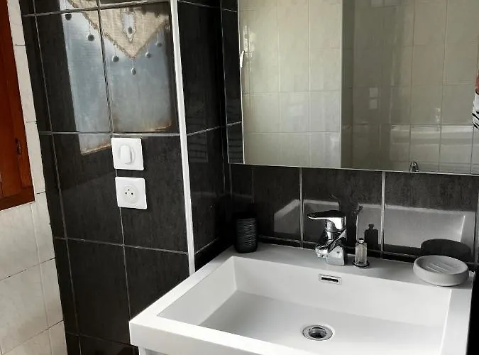 Maison De Village Avec Vue Sur Les Montagnes Et Jardin Privatif