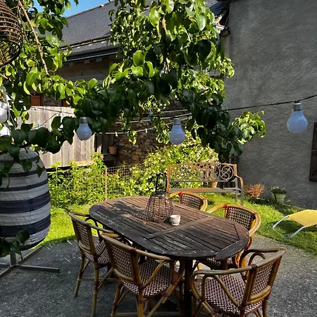 Dom wakacyjny Maison De Village Avec Vue Sur Les Montagnes Et Jardin Privatif